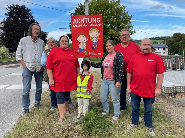 Die SPÖ Zwettl möchte mit Schaufensterpuppe "Maxi" die Verkehrsteilnehmer aufmerksam machen. | Foto: SPÖ Zwettl