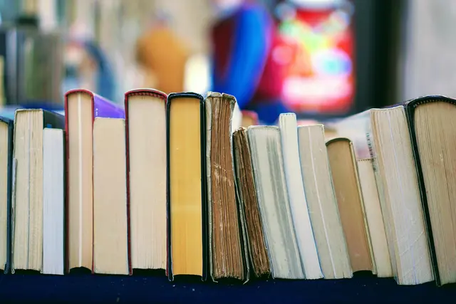 Wohin mit gebrauchten und aussortierten Büchern? MeinBezirk stellt eine Möglichkeit vor, wie Bücher bequem und schnell getauscht werden können. | Foto: Foto von Tom Hermans auf Unsplash