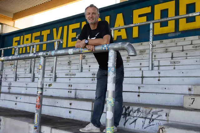 Der 56-Jährige Hans Kleer war selbst Spieler bei der Vienna und konnte 2017 als Cheftrainer die Regionalliga-Ost mit dem Verein gewinnen. Jetzt kommt er als Coach der Blau-Gelben zurück auf die Hohe Warte. | Foto: FIRST VIENNA FOOTBALL-CLUB 1894