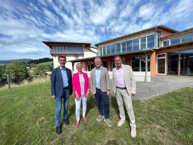 Hotelbetreiber Knappenberg: Josef Ofner, Klaudia Schuster, Gerhard Wendl, Jürgen Schuster (v.l.)
 | Foto: JUFA Hotels