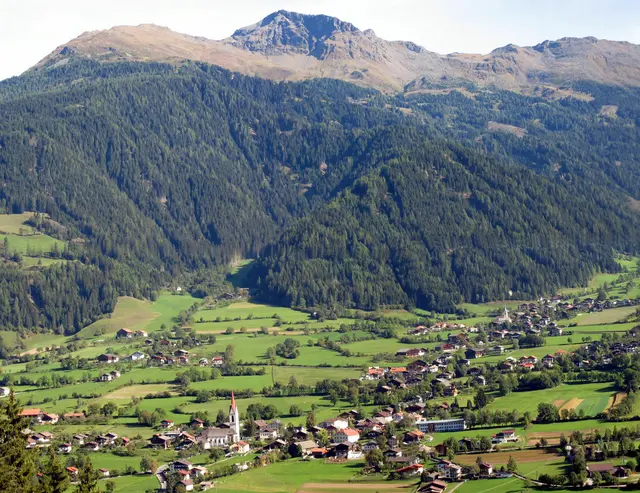 In Oberlienz an der Felbertauernstraße ereignete sich am 9. September ein Verkehrsunfall.  | Foto: tirol.at