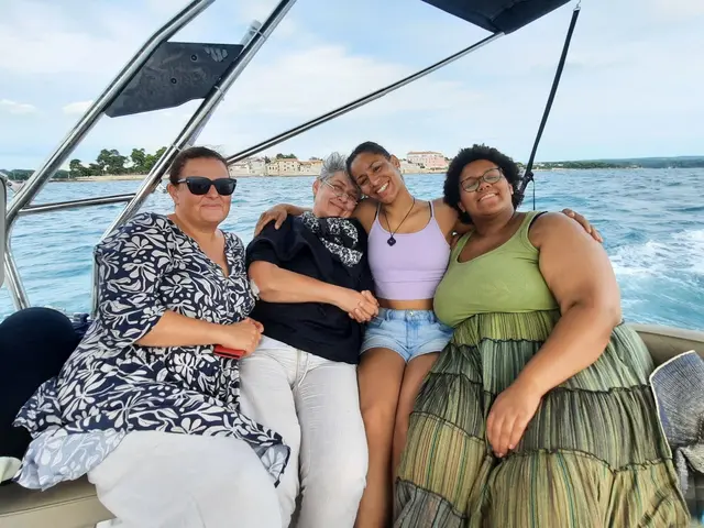 Gemeinsam mit ihrer Familie genoss Doris eine Bootsfahrt vor Novigrad. | Foto: Rotes Kreuz Salzburg