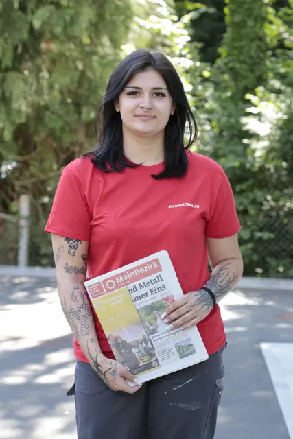 Claudia Maier aus Schardenberg absolviert eine Lehre zur Lackiertechnikerin bei Schwarzmüller in Freinberg und ist LehrlingsRedakteurin 2025 für MeinBezirk Schärding.