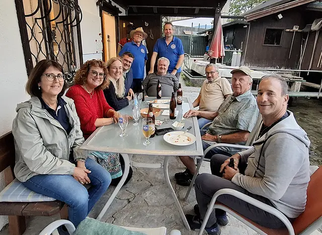 Nach dem Rundgang eine gemütliche Fischjause. | Foto: Josef Wind