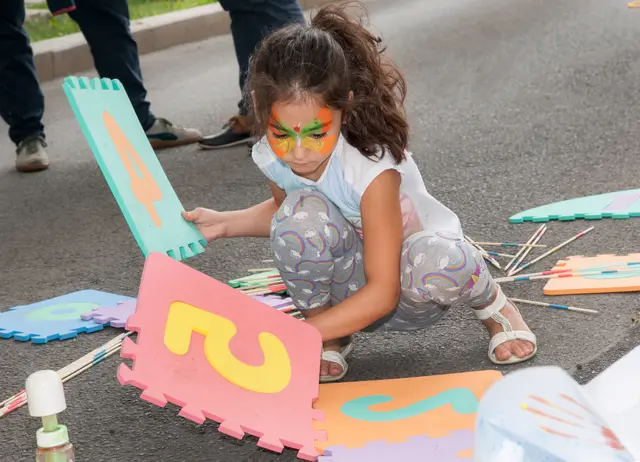 Auf den Spielstraßen dürfen Kinder ihren Raum einnehmen und sich kreativ und spielerisch entfalten. | Foto: MA13/Natalie Stephan