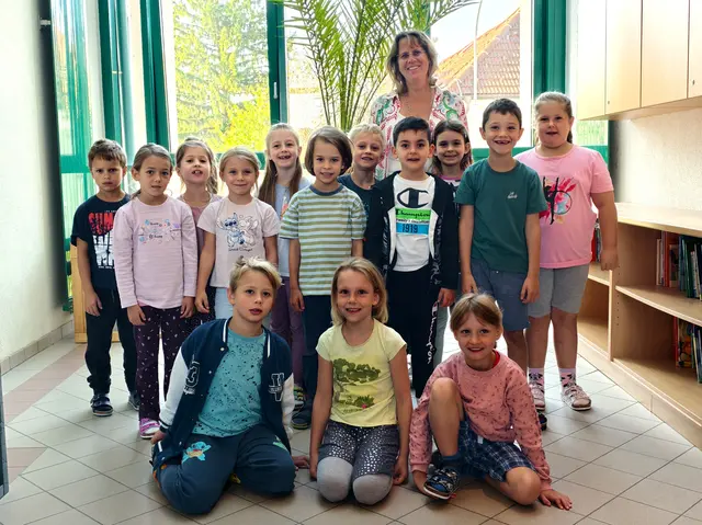2025 Volksschule Zeiselmauer, 1b mit Klassenlehrerin Jutta Geyer. | Foto: Christian Nowotny
