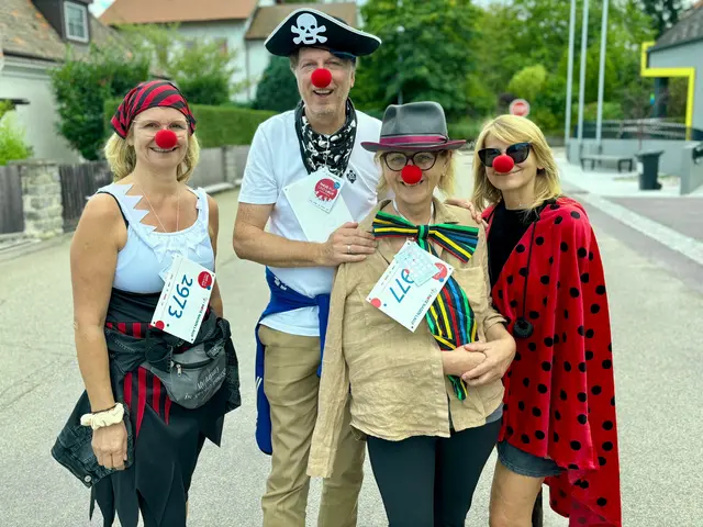 Captain Göd samt Gattin und Vize-Bürgermeisterin Natascha Mang (beide ÖVP) mit Freundin Sandra. | Foto: Markus Kahrer