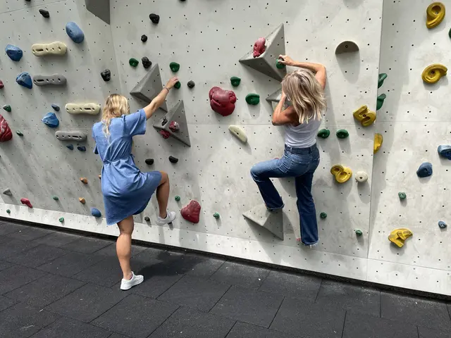 Auch eine Boulderwand gibt es im Volksgarten | Foto: Lisa Gold