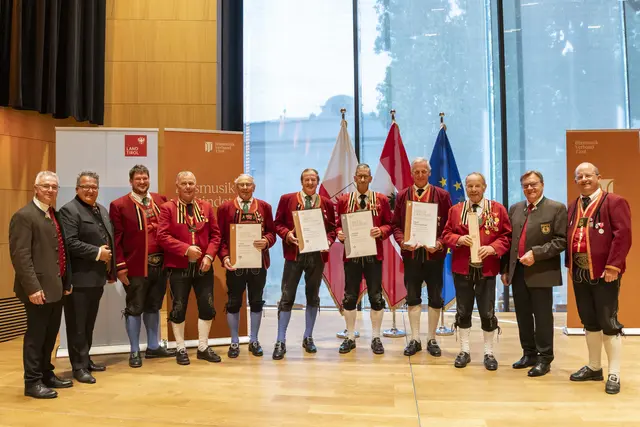 Alle Geehrten im Musikbezirk Innsbruck-Land | Foto: BMV Tirol/ Die Fotografen