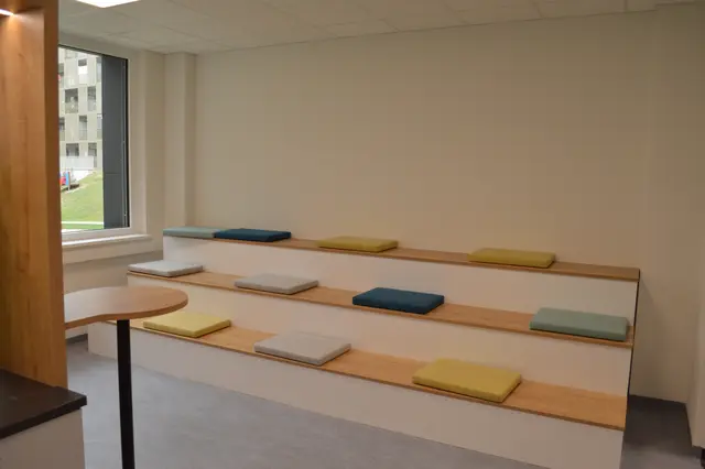 Die Schülerinnen und Schüler sollen sich im AVL-Gebäude wohlfühlen.  | Foto: Bildungsdirektion/Julian Kampitsch