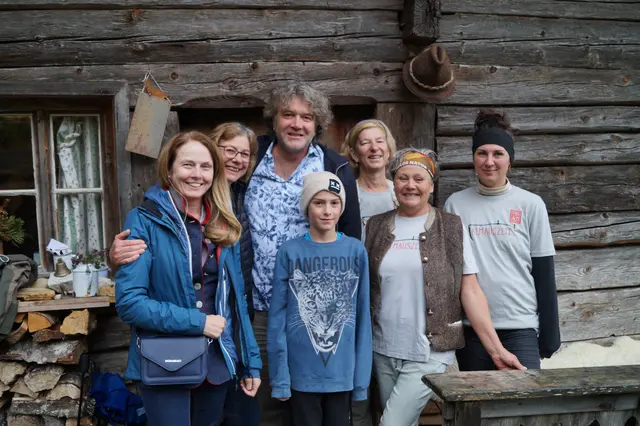 Das Bergsteigerdorf St. Jodok, Schmirn- und Valsertal zeigt, wie nachhaltiger Tourismus und naturverbundene Gastfreundschaft in den Alpen funktionieren können. Ein idealer Ort also für Autor Georg Bayerle, um mit Interessierten über sein neues Buch zu sprechen. | Foto: Tyrolia