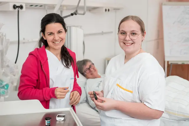 Die Ausbildungen Pflegeassistenz mit Schwerpunkt Geriatrie und Heimhilfe runden das Angebot in Rohrbach ab. 
 | Foto: oög