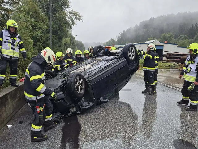 In der Ruhmannstraße überschlug sich am Mittwochnachmittag ein Pkw. | Foto: FF Voitsberg