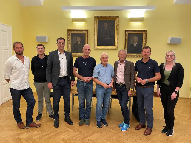 Das SPIGL-Team mit Bürgermeister Daniel Kos | Foto: SPIGL