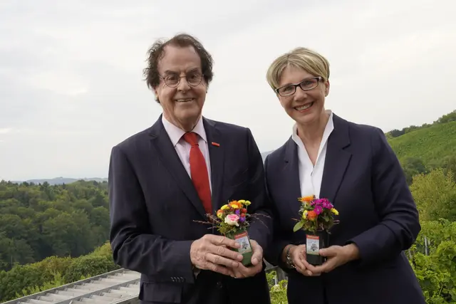 Initiator des Abends, Saubermacher-Gründer KR Hans Roth, mit Geschäftsstellenleiterin Brigitte Gady von MeinBezirk | Foto: MeinBezirk/Simon Michl