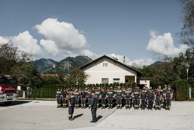 Nachbesprechung der Waldbrandübung in Altenmarkt b. St. Gallen. | Foto: B. Nachbagauer – NUP Eisenwurzen