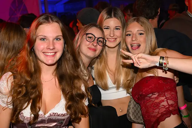 Eine Partymeile ist der passende Ausdruck für das Umfeld von Festhalle und dem Sportplatz im Liebenfels beim Fest des Musikvereins. | Foto: Josef Bodner