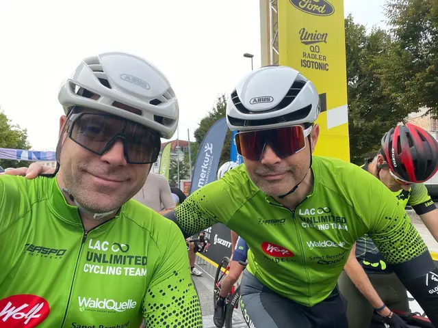 Christian Mayerhofer und Jürgen Karazman beim internationalen Radsport-Event in Kranj, Slowenien. | Foto: LAC Unlimited