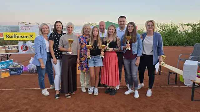 Kürzlich wurde bei einer großen Eröffnungsfeier des TC Großhöflein der Zubau des Clubhauses präsentiert. | Foto: Büro Landtagspräsidentin 