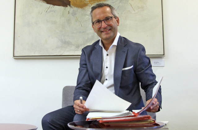 Kulturstadtrat Franz Petritz freut sich über die finanzielle Zusicherung von Kunstpreisen und -stipendien für das kommende Jahr. | Foto: StadtKommunikation