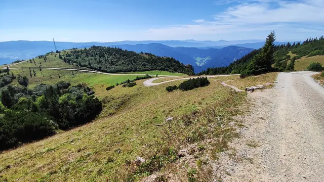 Rückblick und in's Mürztal, ganz hinten der markante Hochlantsch... | Foto: I.Wozonig