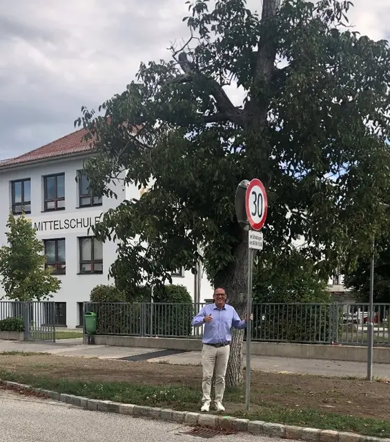 Bürgermeister Andreas Hoch setzt sich für die Sicherheit der Schüler ein. | Foto: Marktgemeinde Teesdorf