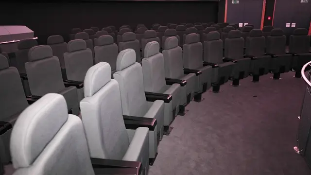 Die neuen Sessel im Planetarium. | Foto: Andreas Pölzl/MeinBezirk