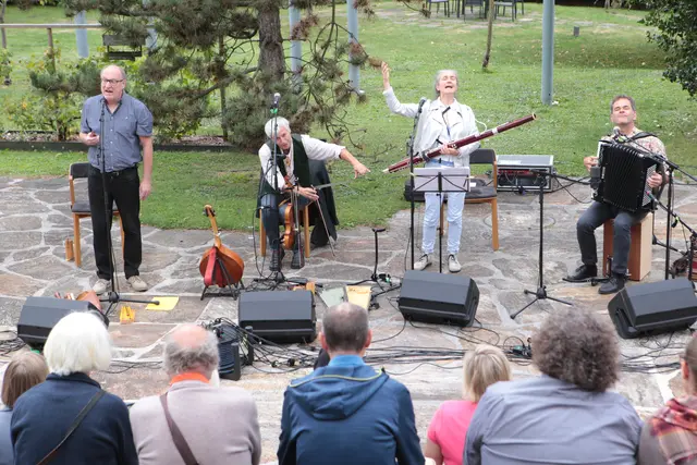 Die Band bei ihrem Auftritt im Stieglerhaus-Garten | Foto: Markus Hammer