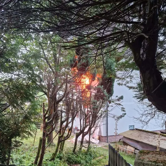 Das Wohnhaus in Rosental stand in Vollbrand, die Löscharbeiten dauerten mehreren Stunden. | Foto: FF Köflach