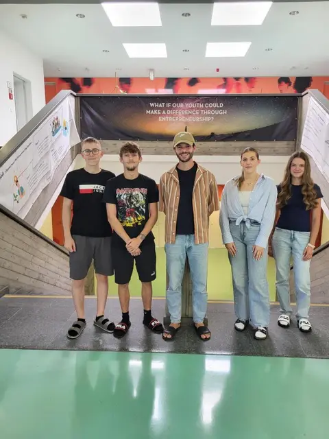Maximilian Flandorfer, Lukas Fehringer, Bernd Salat (Entrepreneur), Nezirovic Lejla, Redl Leonie | Foto: BHAK BHAS Horn