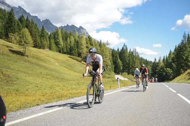 90 Kilometer mussten mit dem Rad bewältigt werden. | Foto: sportfotograf.com