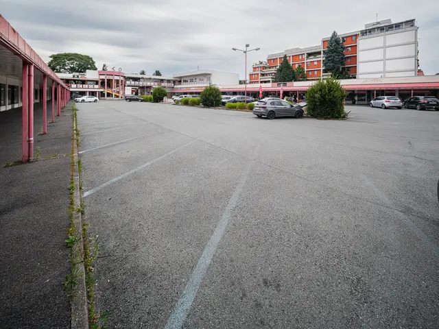 Die Parkfläche des EKO Oberwart wurde zum größten „Betonschatz“ des Burgenlandes gewählt.  | Foto: Mitja Kobal/Greenpeace