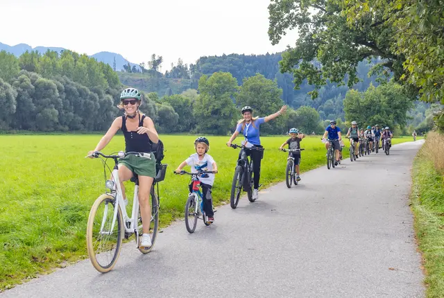 Die begeisterten Teilnehmerinnen und Teilnehmer beim Familienradtag in Wals-Siezenheim. | Foto: Gde Wals-Siezenheim