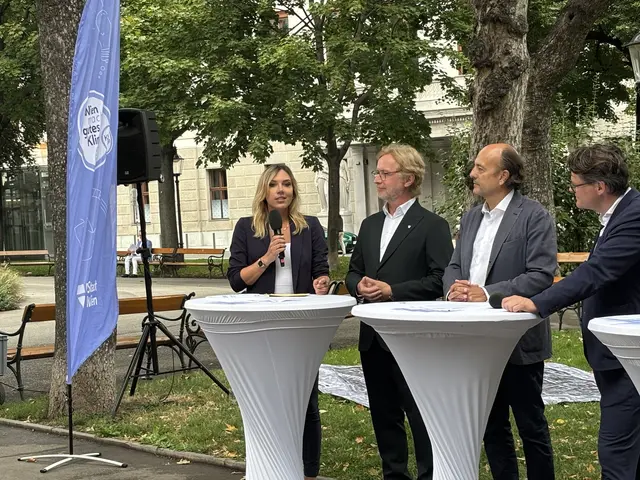 Leni Sowoboda ist vom "das Biero" und eine der Bezirksbotschafterinnen | Foto: Philipp Scheiber / MeinBezirk