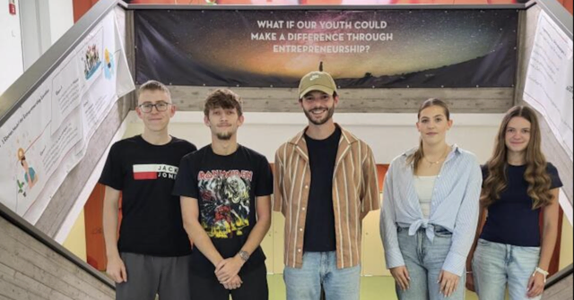 Maximilian Flandorfer, Lukas Fehringer, Bernd Salat (Entrepreneur), Nezirovic Lejla, Redl Leonie | Foto: BHAK BHAS Horn