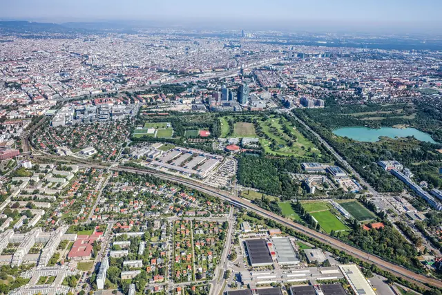 In der Nähe der Grünfläche Wienerberg liegt der Betonschatz-Kandidat von Favoriten.  | Foto: Stadt Wien/Christian Fürthner