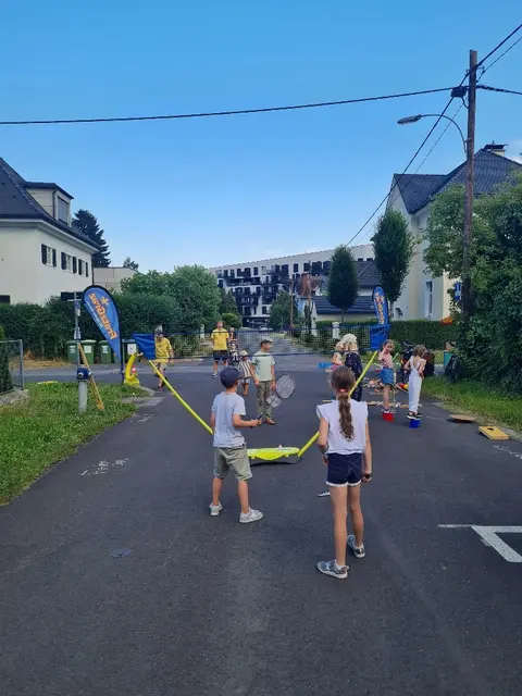 Zum Tag der Wohnstraße bespielt Fratz Graz den Straßenzug Am Fröbelpark – und will damit auch auf die Möglichkeiten aufmerksam machen, die Wohnstraßen zu bieten haben. | Foto: Fratz Graz