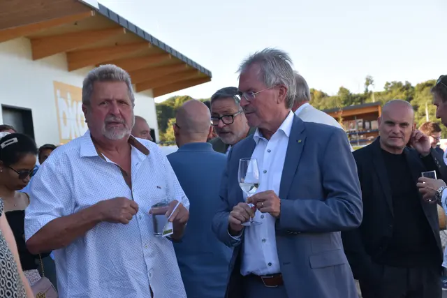 Bürgermeister Hirtenberg Karl Brandtner mit Präsident des NÖ Landtages Karl Wilfing. | Foto: Mirjam Preineder