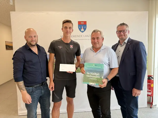 v.l.n.r.: ÖVP-GGR David Diabl, Philipp Eidler, ÖVP-Bürgermeister Bernhard Karnthaler, ÖVP-GGR Jochen Panzenböck | Foto: Marktgemeinde Lanzenkirchen