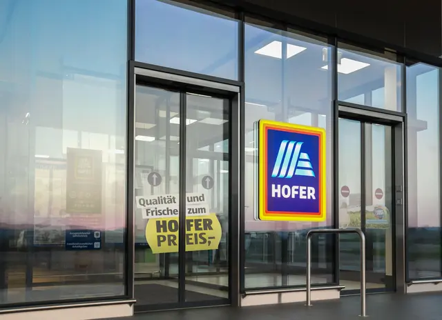 Die Supermarktkette Hofer plant Umstrukturierungen innerhalb des Konzerns, jedoch wird es keinen Stellenabbau geben.  | Foto: Hofer KG