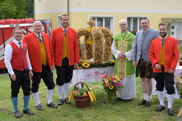 Auch heuer lieferte das Erntedankfest einen bunten Mix aus  Unterhaltung, Programm für Kinder, Glückshafen und Kulinarik für die Gäste. | Foto: Privat