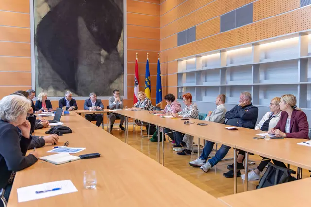 In Form eines Gipfeltreffens in St. Pölten konnten Fragen und Anliegen vorgebracht werden.  | Foto: VP NÖ 