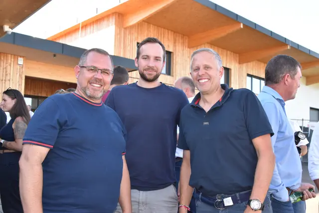 Pottendorfer Bürgermeister Thomas Sabbata-Valteiner mit Vizw Gerd Kiefl. | Foto: Mirjam Preineder
