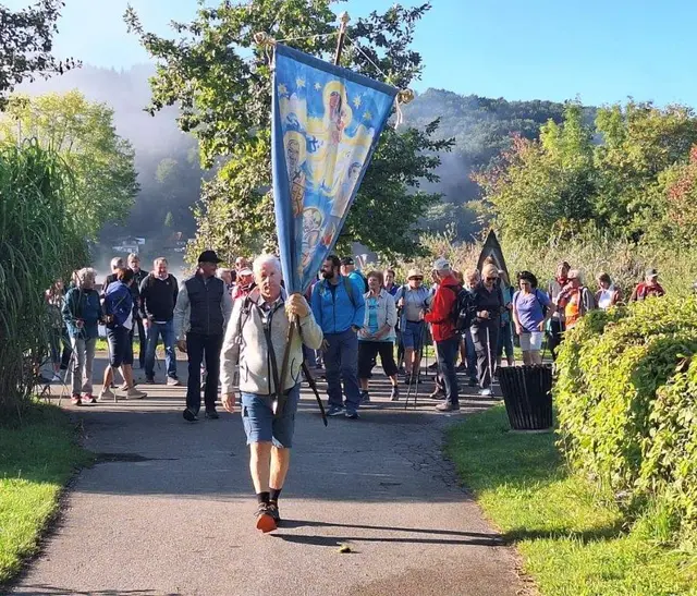 Die Pilger-Route führte bei der Wallfahrt zunächst über Weng. | Foto: Andrea Maderegger