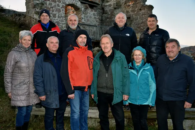 Vereinsvorstand Ruine Klingenberg. Nicht am Bild Michael Haider.  | Foto: Zinterhof
