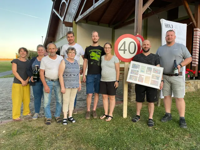 Verena Gretz, Angelika Klenn, Walter Gretz, Monika Gretz, Alexander Scheidl, Harald Krapfenbauer, Katharina Krapfenbauer, Harald Gretz und Johannes Danzinger | Foto: Gemeinde