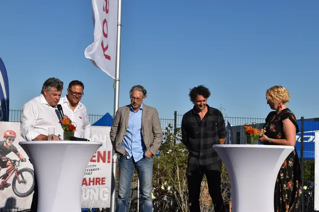 Projektpartner Karl Morgenbesser, Wexl Trails, und  Norman Pigisch, Vizebürgermeister Wiener Neudorf sprechen über ihre Erfahrung mit Kosaplaner. | Foto: Mirjam Preineder