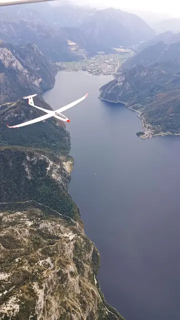 Ein Duo Discus Doppelsitzer, in dem man auch mitfliegen kann. | Foto: Lukas Schaffler