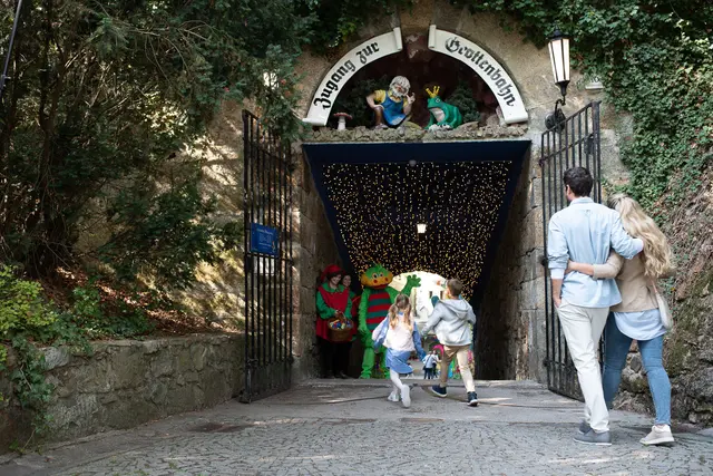 Die Grottenbahn am Pöstlingberg lädt am Tag des Denkmals zum Kinderprogramm. | Foto: Linz AG