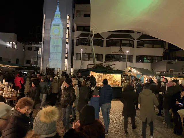 Sehr gut besuchter Viktorianischer Weihnachtsmarkt im Vorjahr am Telfer Wallnöferplatz.